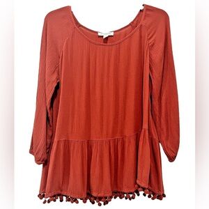 BEACH LUNCH LOUNGE Rust Tiered Pom Top